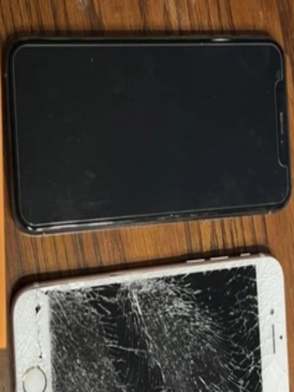 FOR PARTS/REPAIR:  old iPhones - iPhone XS, iPhone 7, iPhone 5c